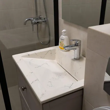 Old For Your Memories * Bucarest