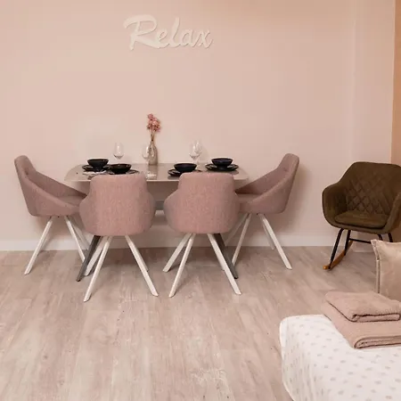 Old For Your Memories Apartment Bukarest