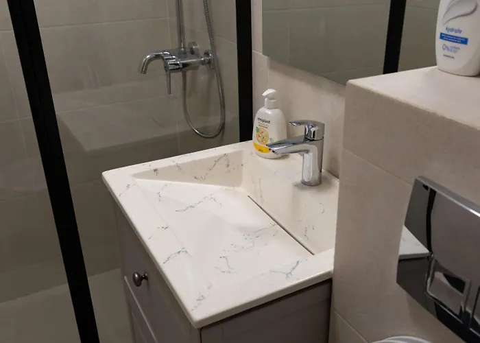 Old For Your Memories * 布加勒斯特